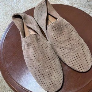 Lucky Brand Flats super Soft Perforated Suede Tan Sz 8.5